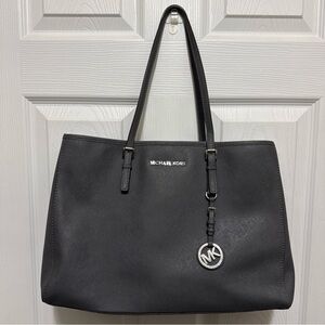 Michael Kors Jet Set Staffiano Leather Medium Shoulder Bag Tote Purse Gray NWOT